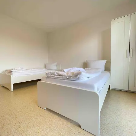 Apartment Sta1043 Gut Geschnittene Monteurwohnung Mit Balkon