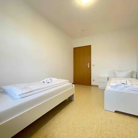 Sta1043 Gut Geschnittene Monteurwohnung Mit Balkon Apartment Stamsried