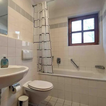 Sta1043 Gut Geschnittene Monteurwohnung Mit Balkon Apartment