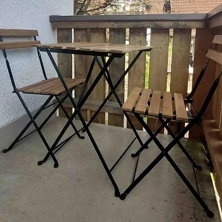 Sta1043 Gut Geschnittene Monteurwohnung Mit Balkon Apartment *