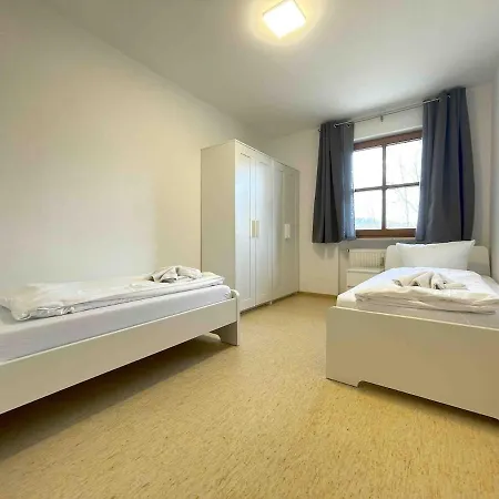 Sta1043 Gut Geschnittene Monteurwohnung Mit Balkon Apartment